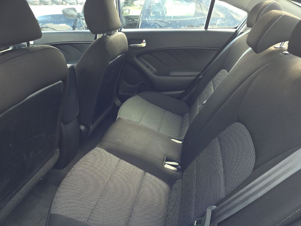 2017 Kia Forte Image 5