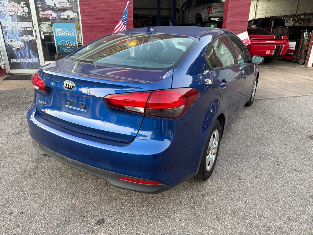 2017 Kia Forte Image 9