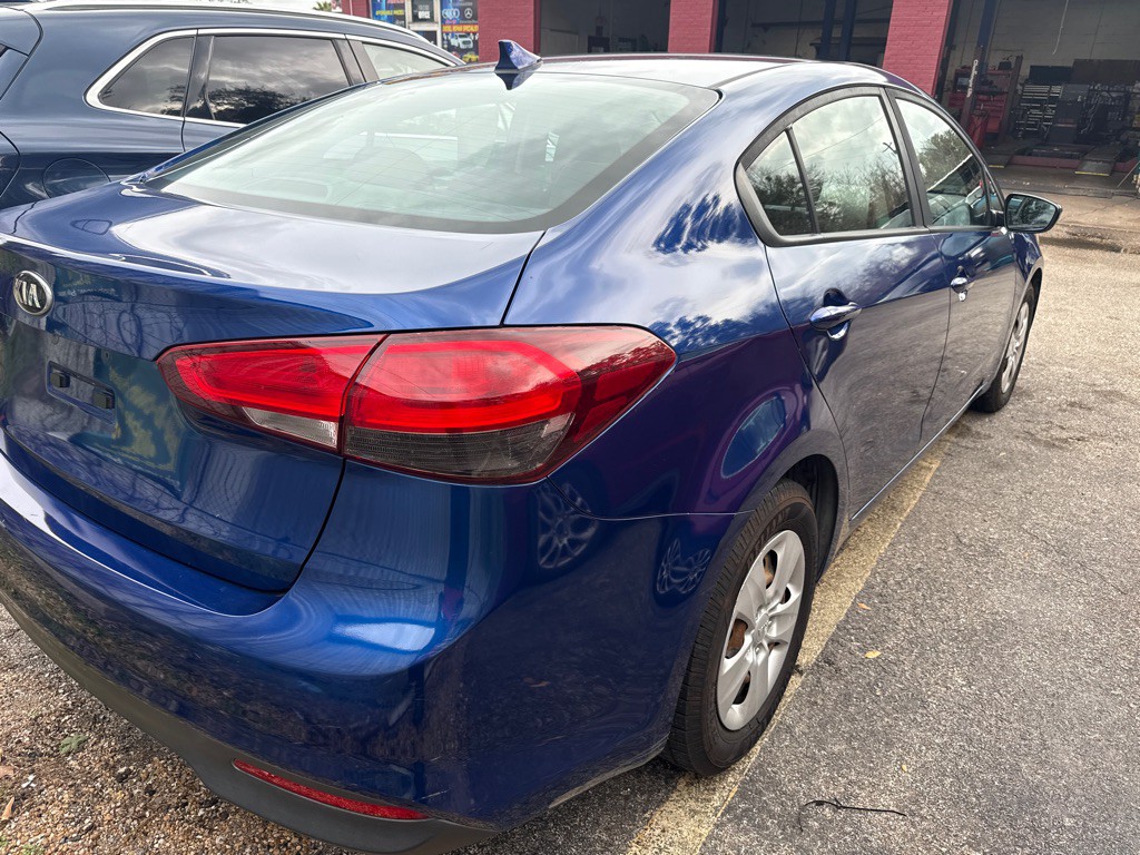 2017 Kia Forte Image 17