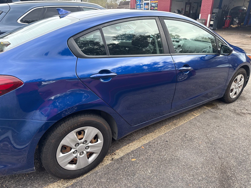 2017 Kia Forte Image 18