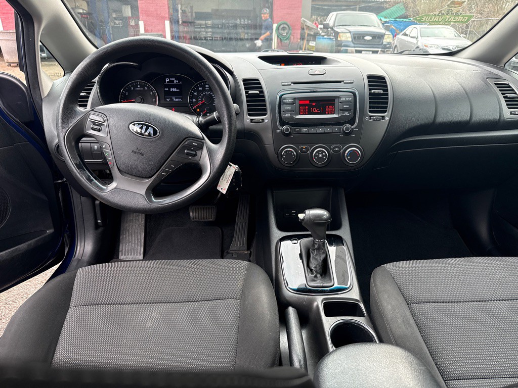 2017 Kia Forte Image 20