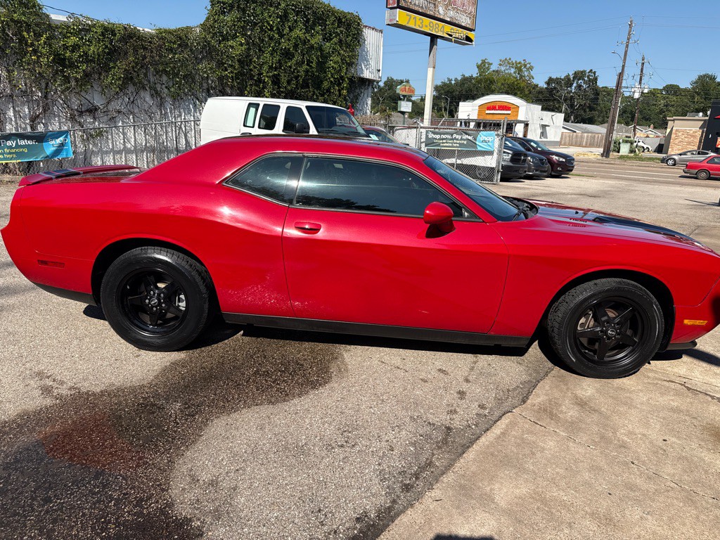 2012 Dodge Challenger Image 4