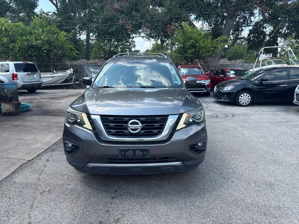 2018 Nissan Pathfinder Image 2