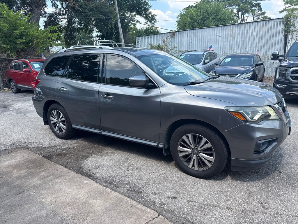 2018 Nissan Pathfinder Image 4