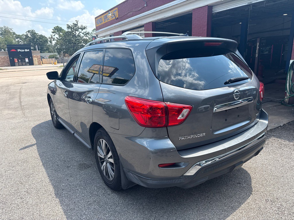 2018 Nissan Pathfinder Image 6