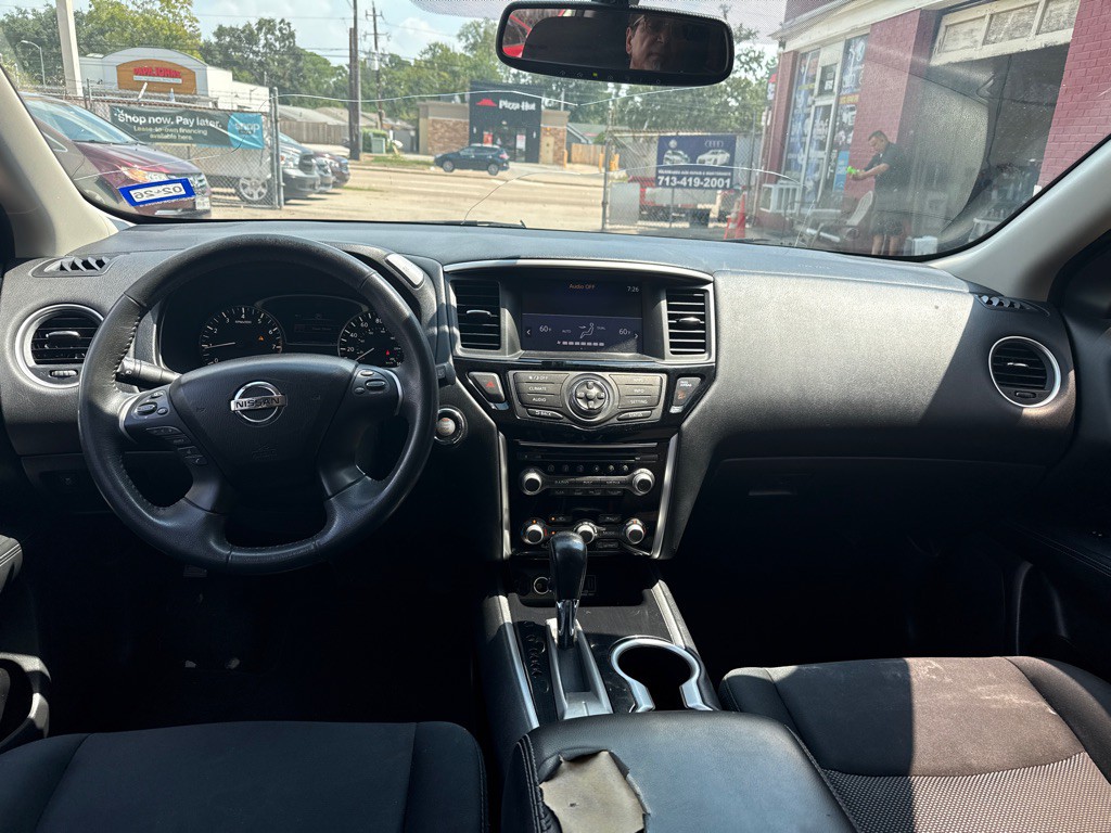 2018 Nissan Pathfinder Image 9