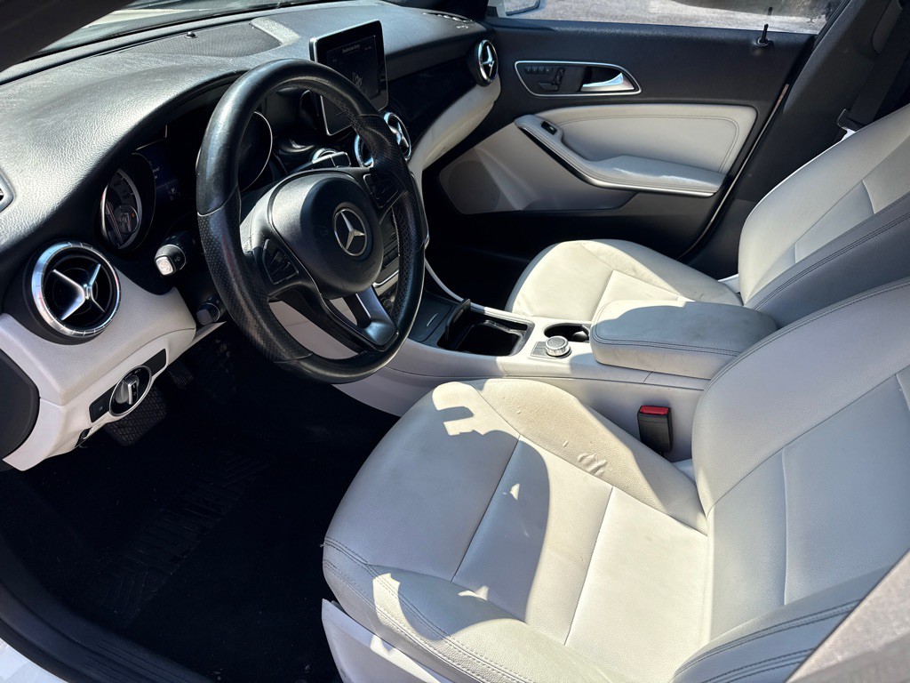 2015 Mercedes-Benz CLA-Class Image 11