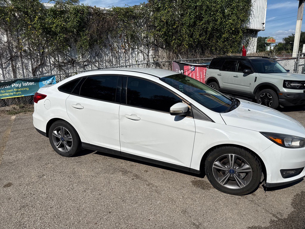 2017 Ford Focus Image 4