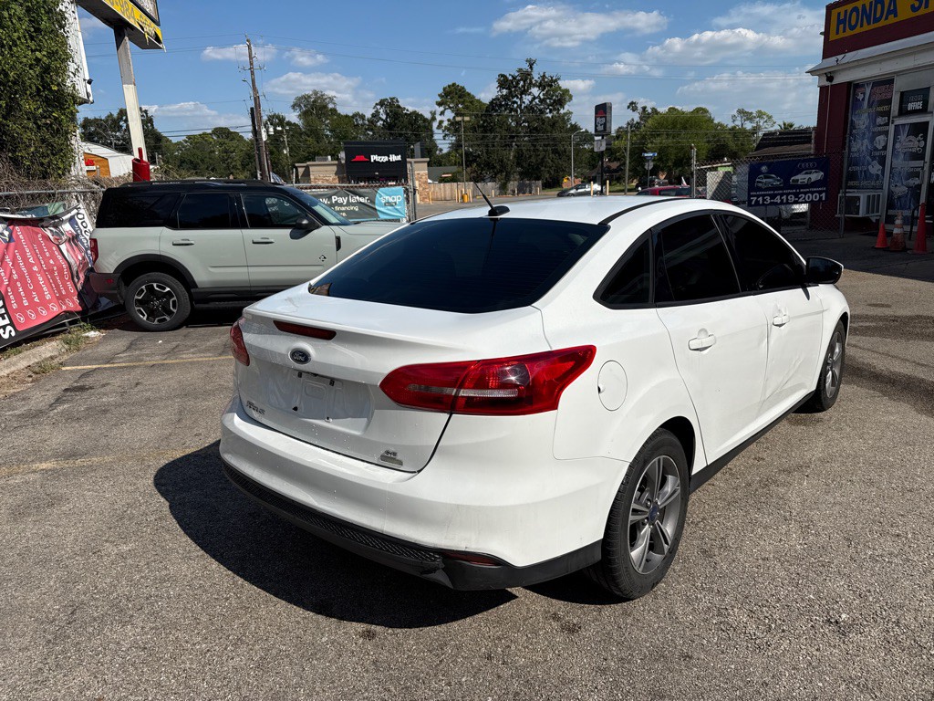 2017 Ford Focus Image 5