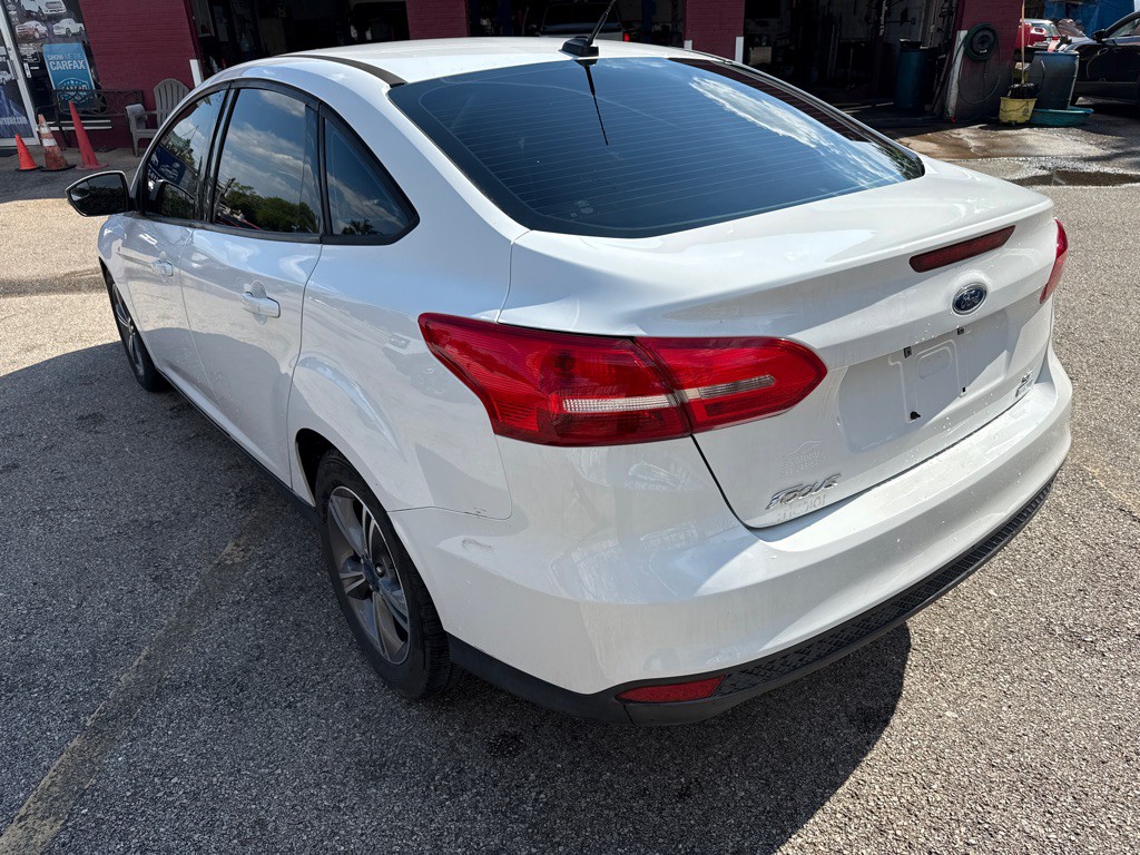 2017 Ford Focus Image 6