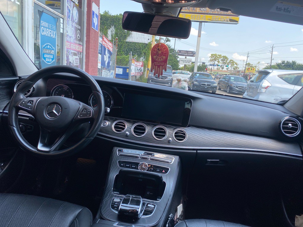 2018 Mercedes-Benz E-Class Image 12