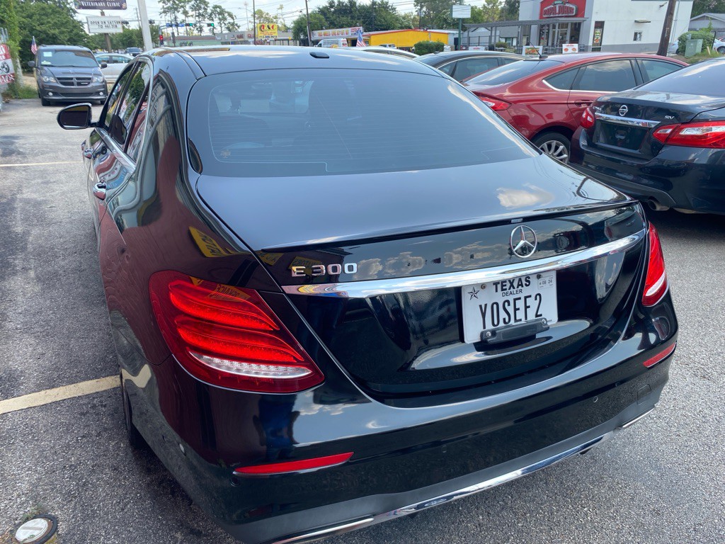 2018 Mercedes-Benz E-Class Image 19