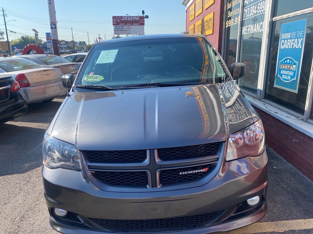 2018 Dodge Grand Caravan Image 2