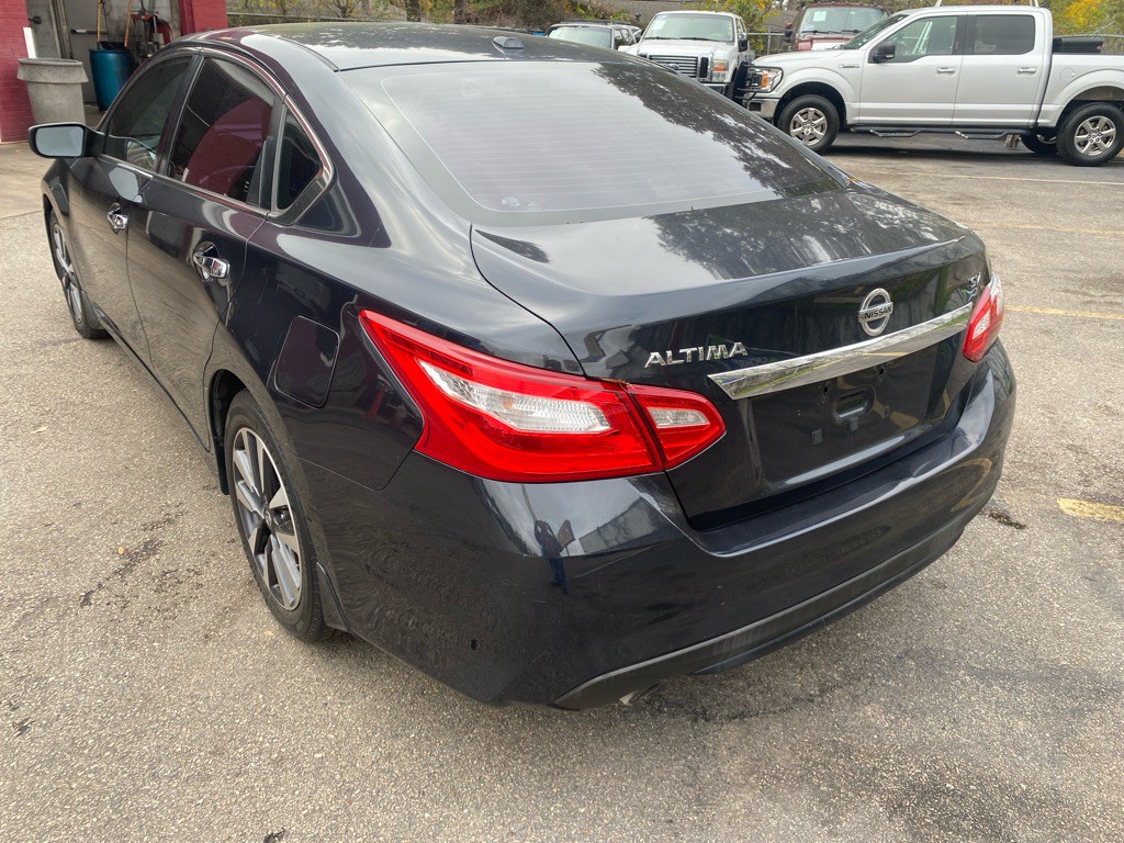 2016 Nissan Altima Image 7