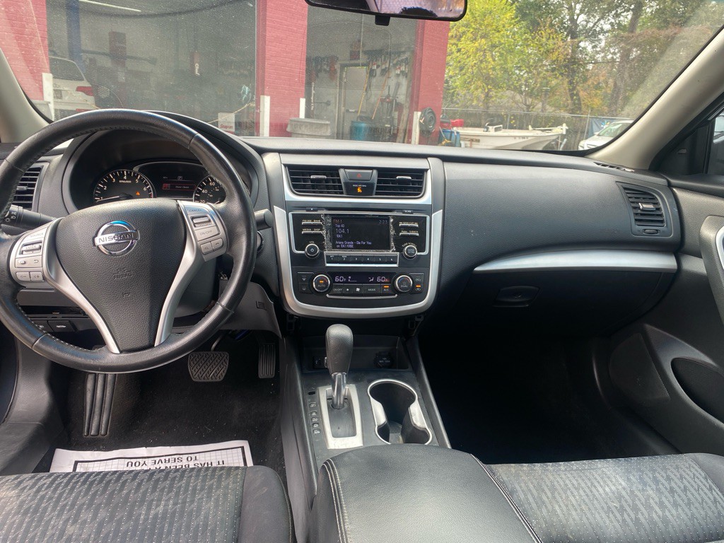 2016 Nissan Altima Image 11