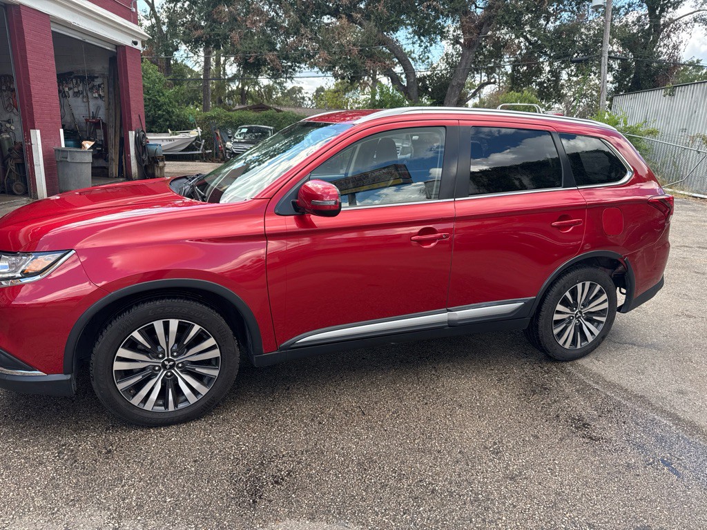 2019 Mitsubishi Outlander Image 3