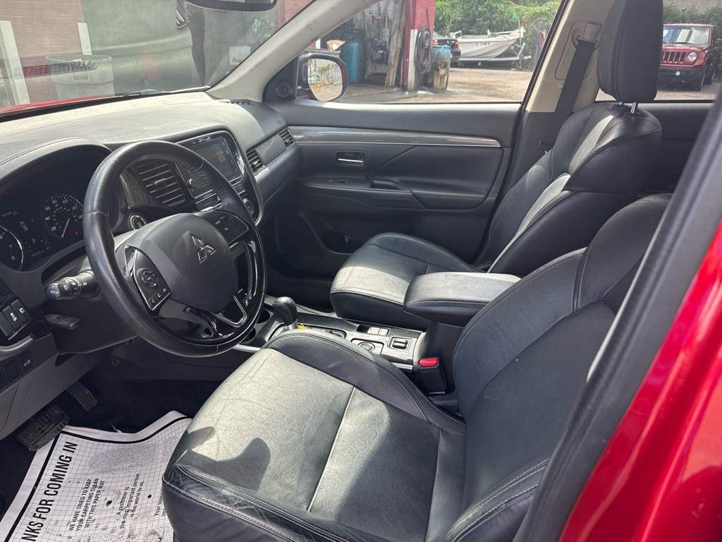 2019 Mitsubishi Outlander Image 8