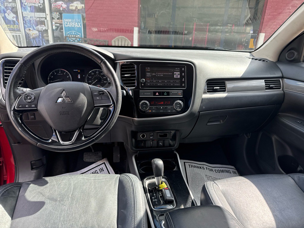 2019 Mitsubishi Outlander Image 10
