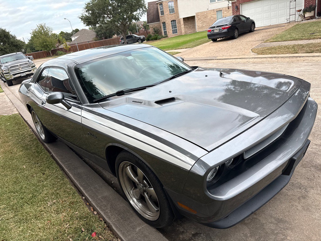 2011 Dodge Challenger Image 4