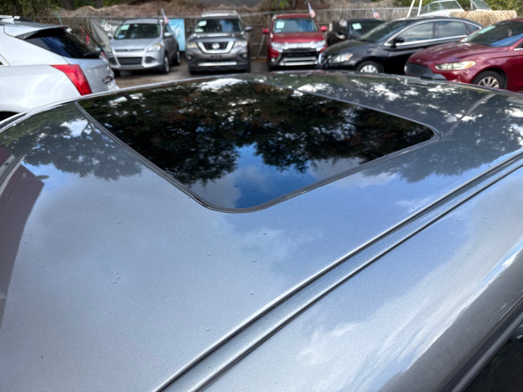 2011 Dodge Challenger Image 14