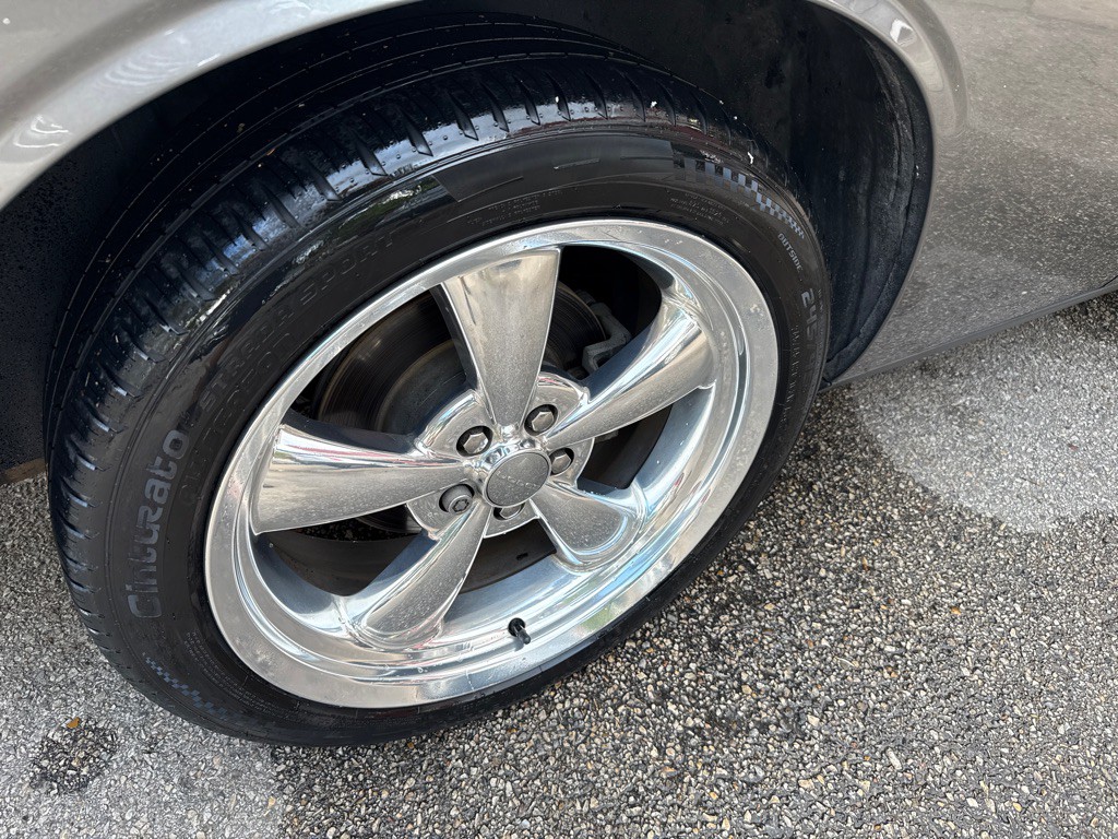 2011 Dodge Challenger Image 18