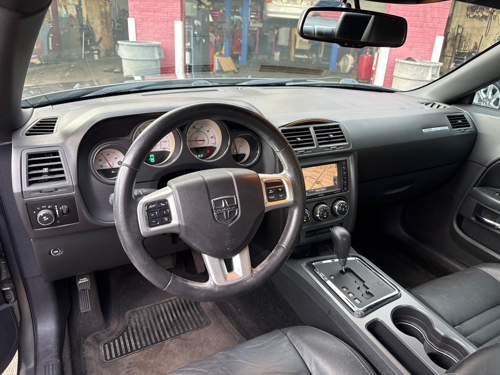 2011 Dodge Challenger Image 21