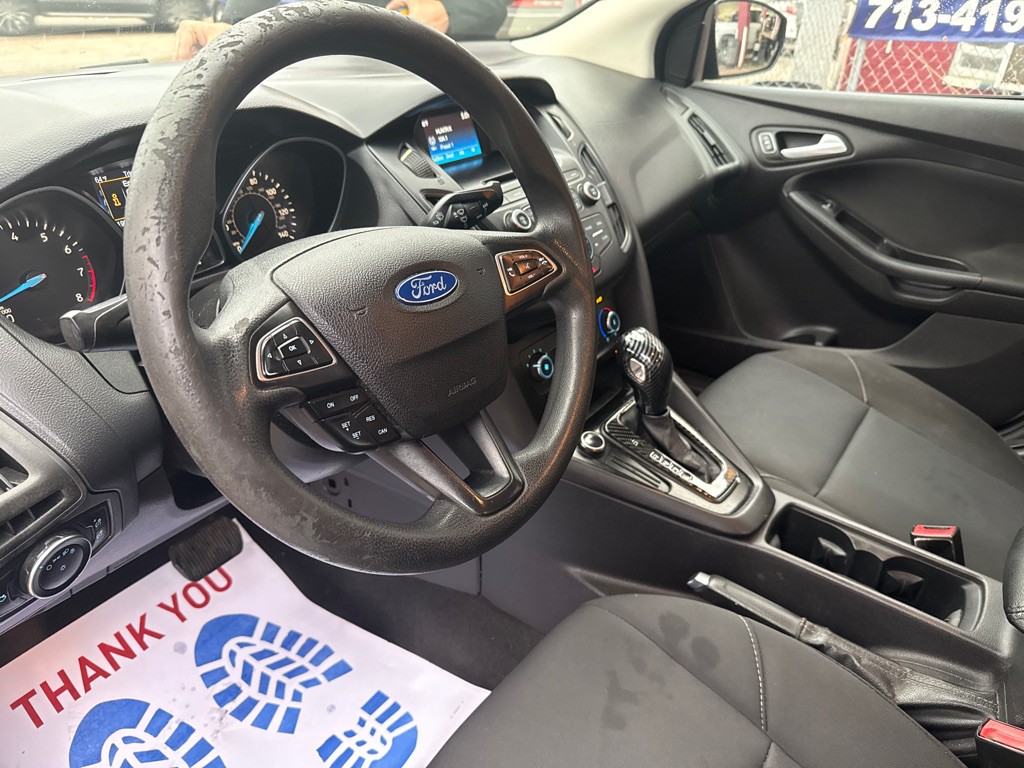 2015 Ford Focus Image 9