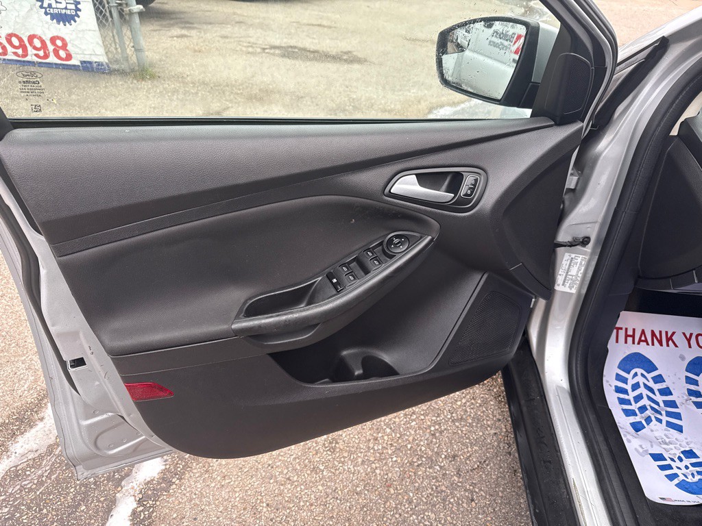 2015 Ford Focus Image 10