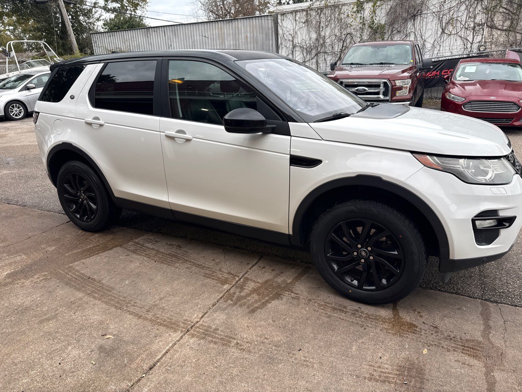 2017 Land Rover Discovery Sport Image 2