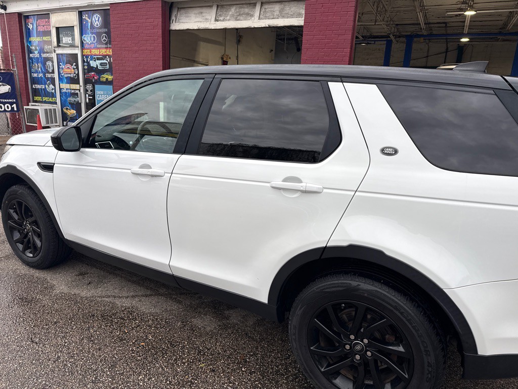 2017 Land Rover Discovery Sport Image 7