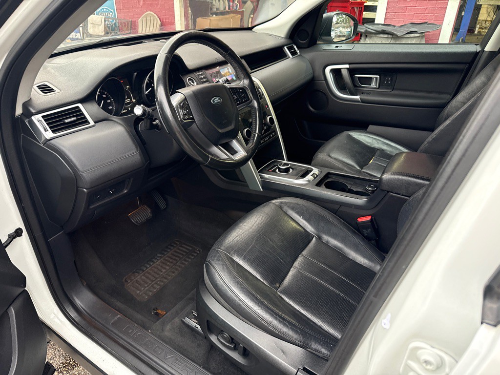 2017 Land Rover Discovery Sport Image 9