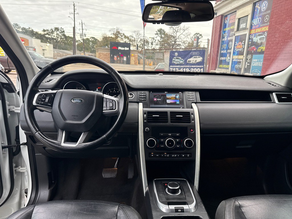 2017 Land Rover Discovery Sport Image 14
