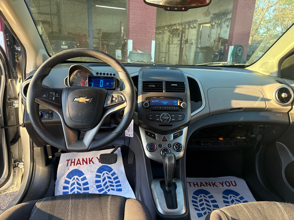 2015 Chevrolet Sonic Image 12