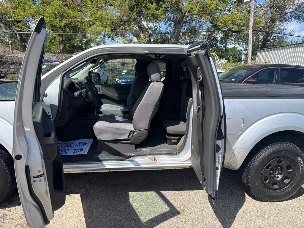 2009 Nissan Frontier Image 9