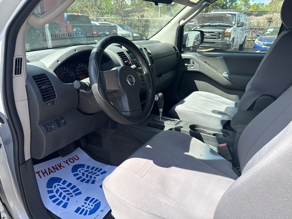 2009 Nissan Frontier Image 11