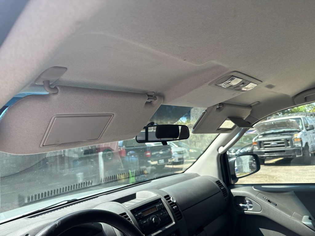 2009 Nissan Frontier Image 13