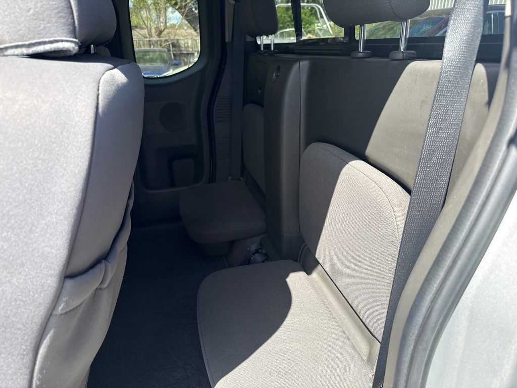 2009 Nissan Frontier Image 10