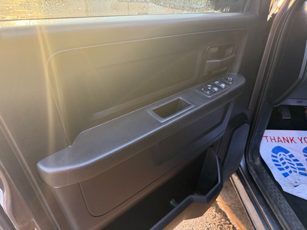 2021 RAM 1500 Image 9