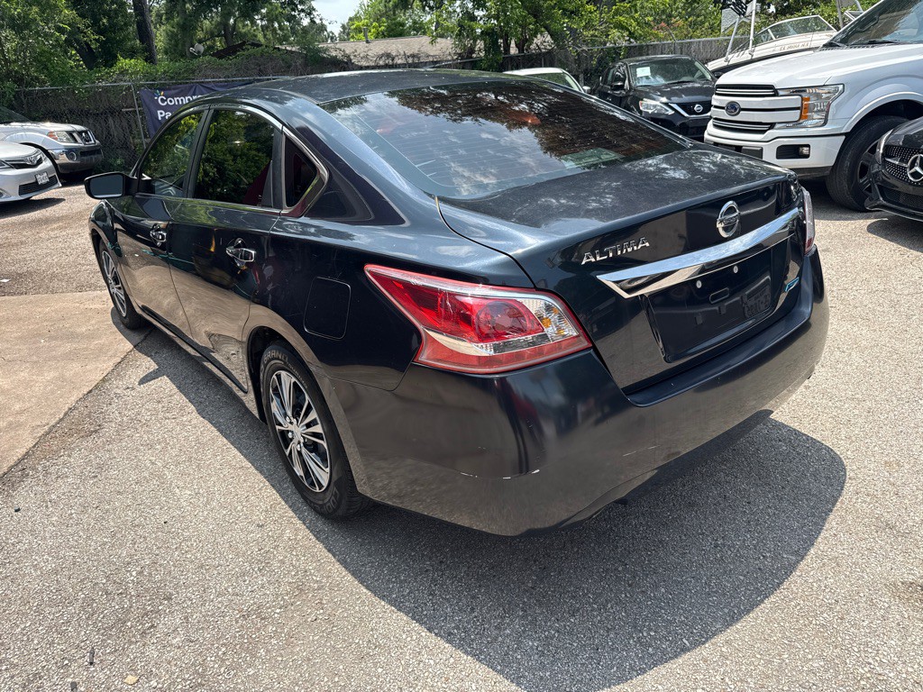 2013 Nissan Altima Image 2