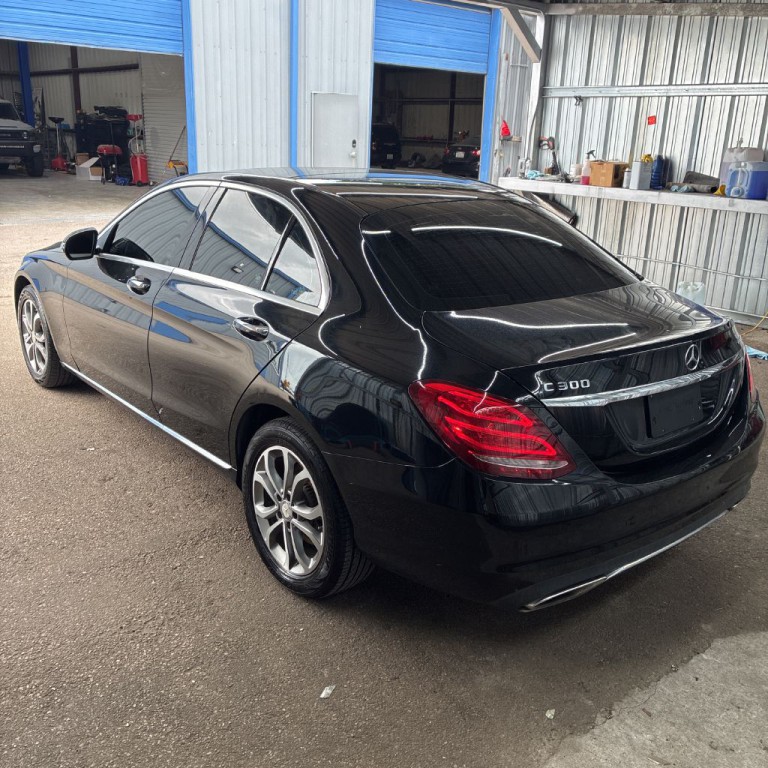 2017 Mercedes-Benz C-Class Image 2