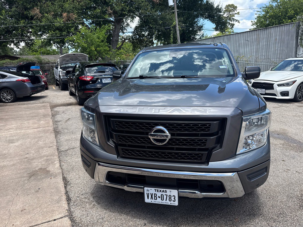 2021 Nissan Titan Image 3