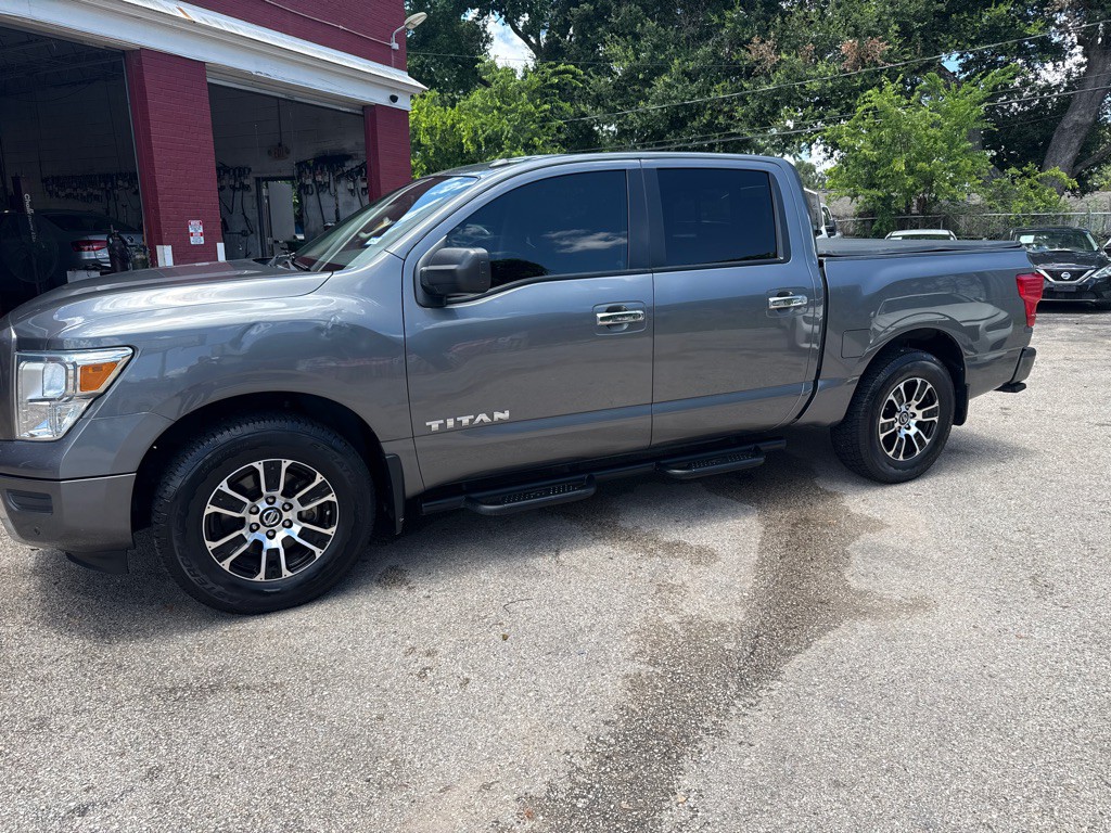 2021 Nissan Titan Image 4