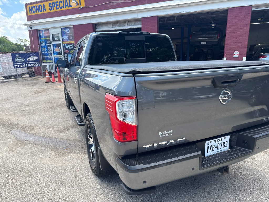2021 Nissan Titan Image 8