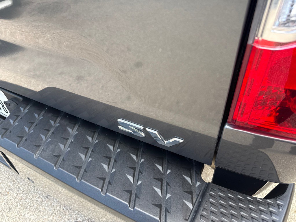 2021 Nissan Titan Image 9