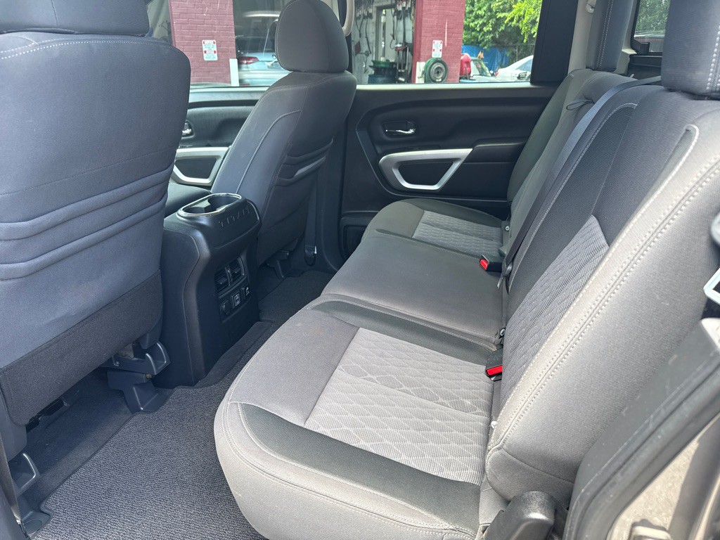 2021 Nissan Titan Image 15