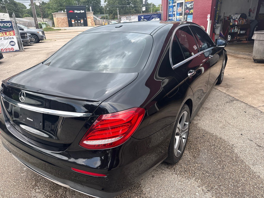 2018 Mercedes-Benz E-Class Image 5