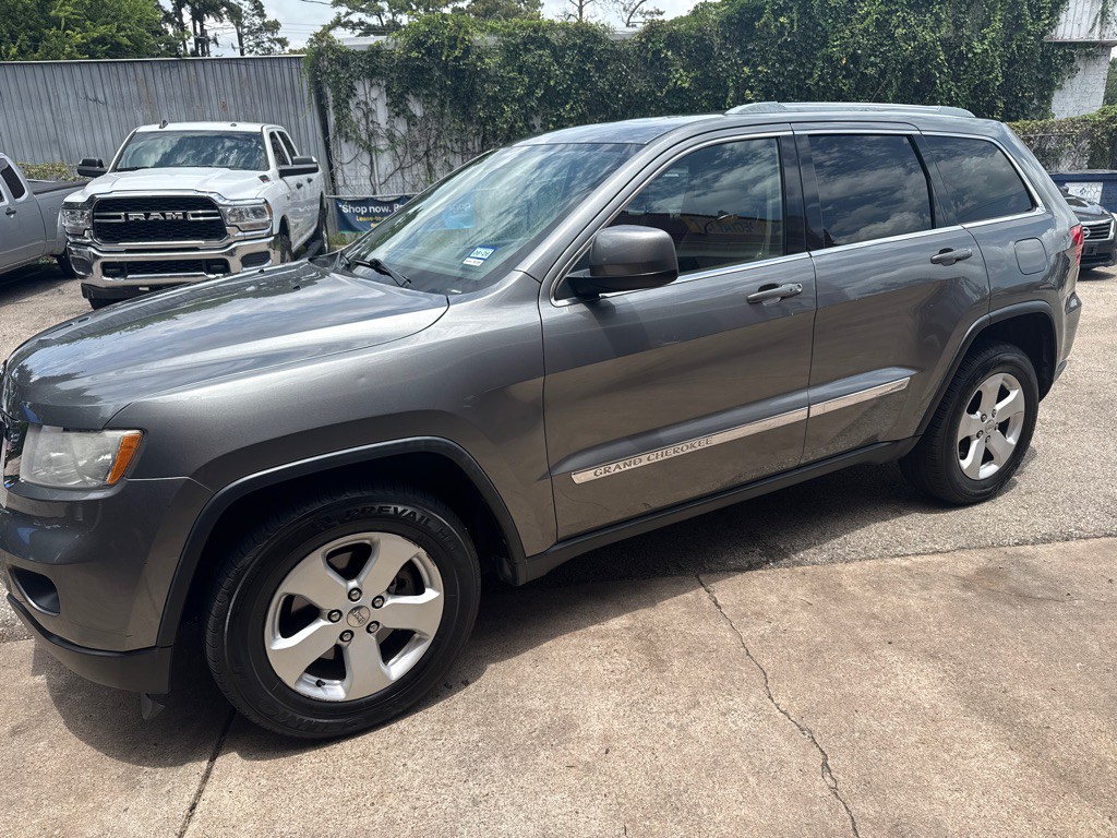 2012 Jeep Grand Cherokee Image 2