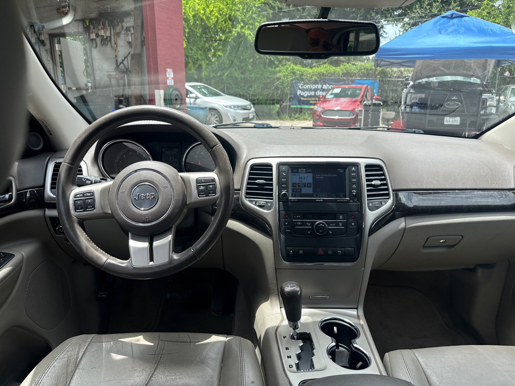 2012 Jeep Grand Cherokee Image 11