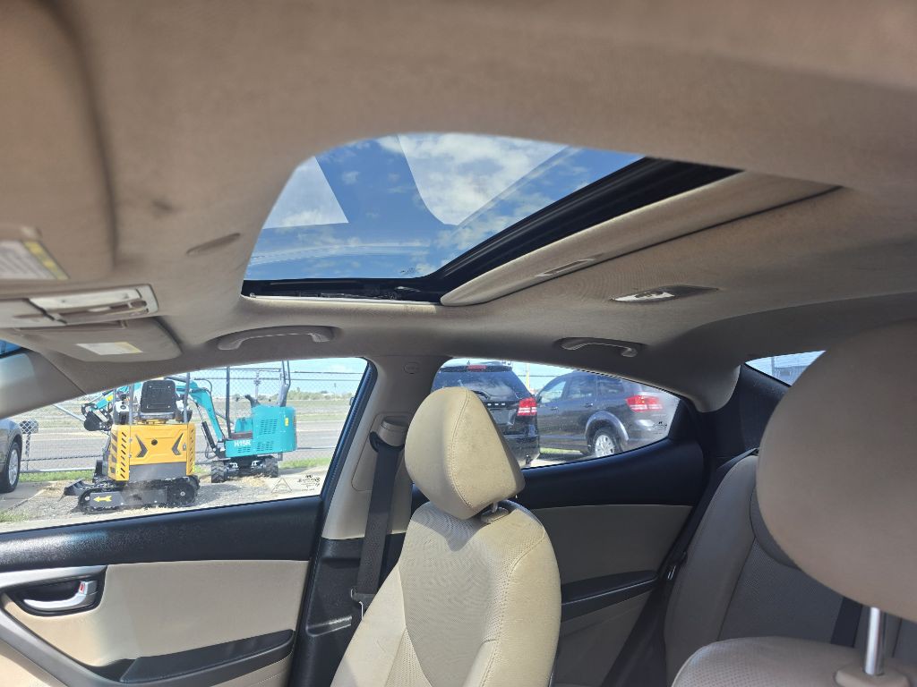 2014 Hyundai Elantra Image 7