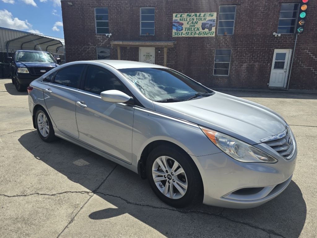 2012 Hyundai Sonata Image 2